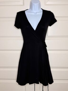 SHEIN Black Short Sleeve Wrap Mini Dress